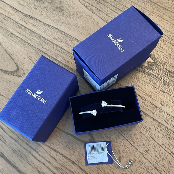 Swarovski Mesmera Attract Bangle - Picture 7 of 9